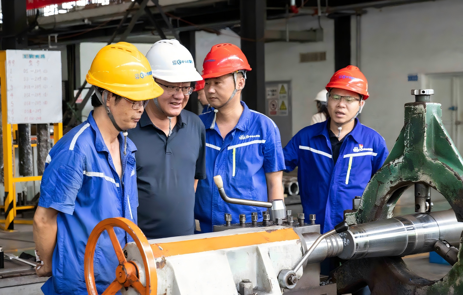 叶东一行赴智能装备公司开展安全生产检查